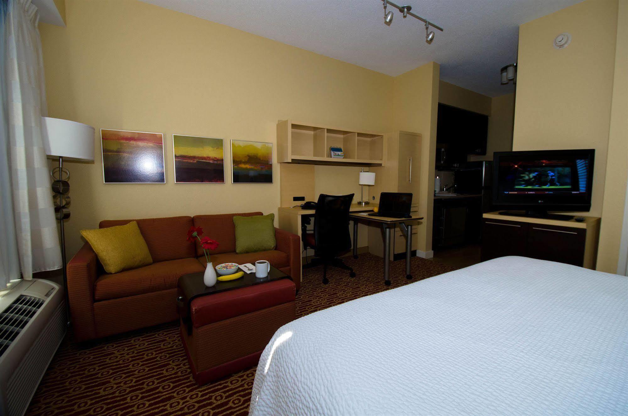 Hotel Towneplace By Marriott Gilford